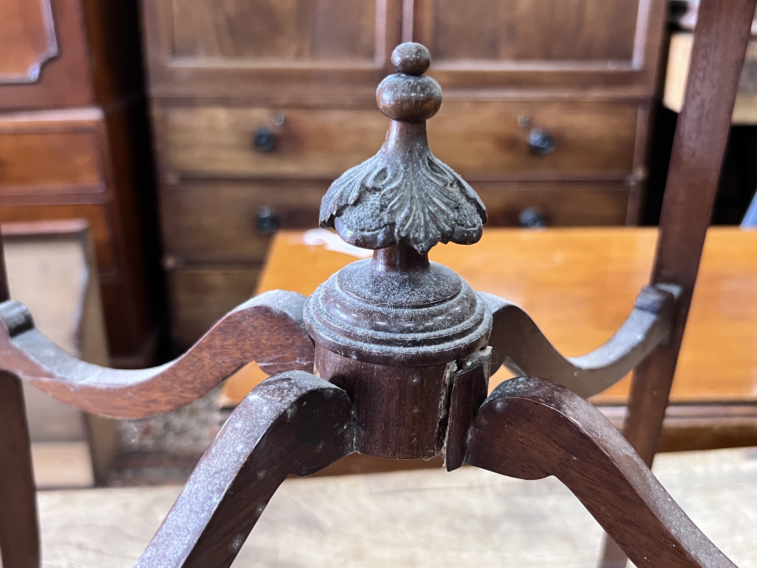 An Edwardian marquetry inlaid oval mahogany work table, width 52cm, depth 37cm, height 78cm